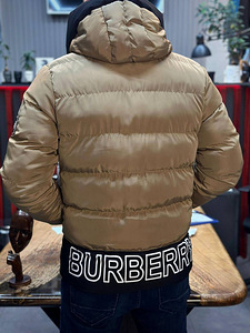Burberry (1 foto / 7)