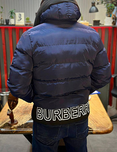 Burberry (2 foto / 7)