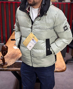 Burberry (3 foto / 7)