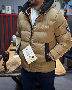 Burberry (4 foto / 7)