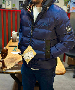 Burberry (7 foto / 7)