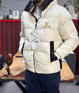 Louis Vuitton (6 фото из 7)