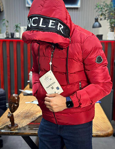 Moncler (1 фото из 7)