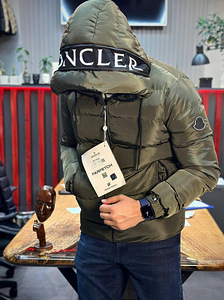 Moncler (5 фото из 7)