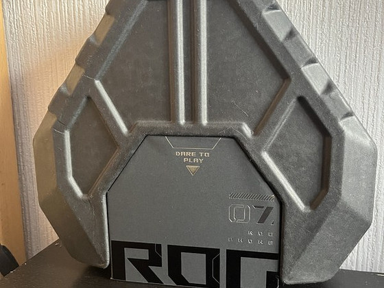 Продается новый Asus Rog 7 Ultimate