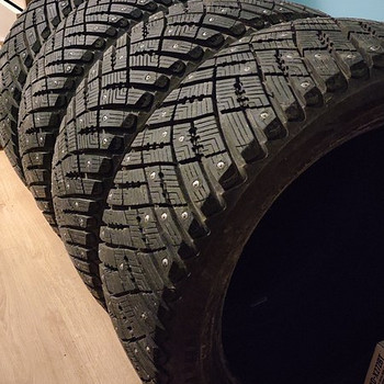 Шипованные шины 195/50R16 88T Goodyear UltraGrip Ice Arctic