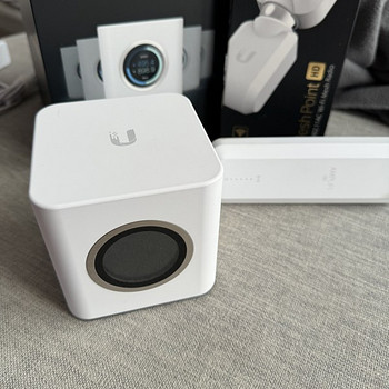 Amplifi HD + MeshPoint HD