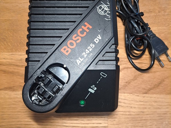 Зарядное устройство BOSCH