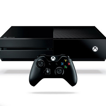 Игровая консоль Xbox ONE 500GB + джойстик