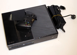 Mangukoonsol Xbox ONE 500GB + pult (4 foto / 5)