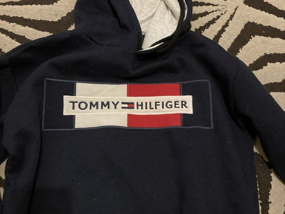 Müüa Tommy Hilfigeri pusa