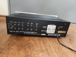 Твердотельный предварительный стереоусилитель SAE Mark XXX (1975-77) (3 фото из 3)