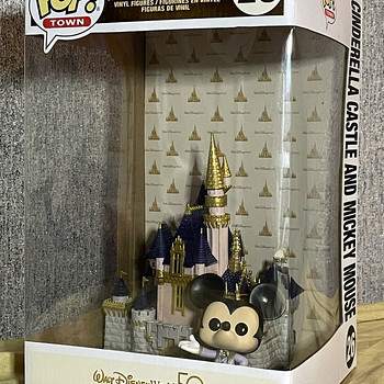Funko pop Замок Золушки.