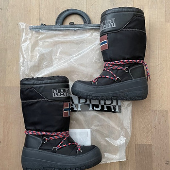 Новые женские зимние ботинки Napapijri