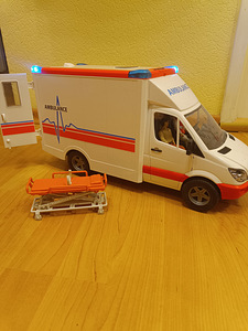 Auto (3 foto / 3)