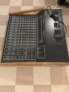 Peavey 1200 watt (1 фото из 8)