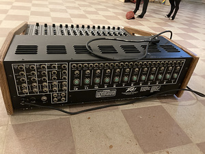 Peavey 1200 watt (3 фото из 8)
