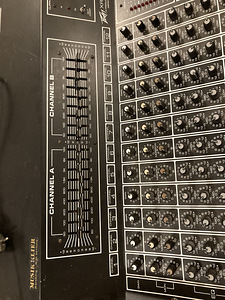 Peavey 1200 watt (7 фото из 8)