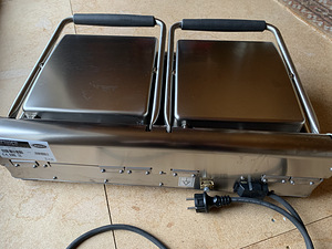 Unox SpidoCook klaaskeraamiline kahe ribaga kontaktgrill XP0 (3 foto / 4)