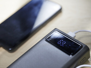Ārējā baterija Power bank 30000mAh ar ekrānu melns (5332) (5 foto no 8)
