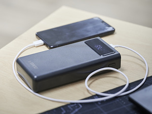 Ārējā baterija Power bank 30000mAh ar ekrānu melns (5332) (7 foto no 8)