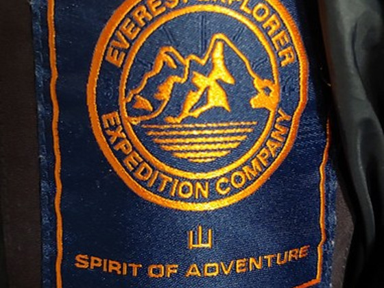 Женская куртка компании Everest Explorer Expedition Company