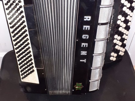 Kontsert akordion REGENT