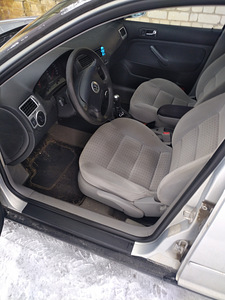 Golf IV GTI 2.0-85 kw (2 foto / 9)