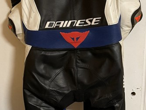 Цельная кожа Dainese 52