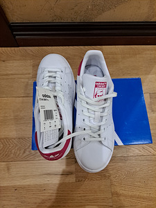 Новые Adidas Кроссовки (2 фото из 3)
