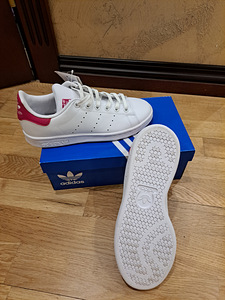 Новые Adidas Кроссовки (3 фото из 3)