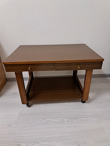 Tv cтол (1 фото из 1)