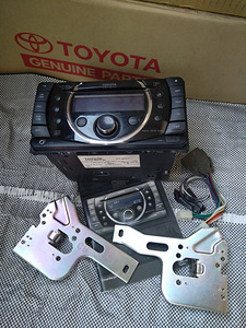 Toyota Hilux PZ476-00212-A0 86212-0K030 86211-0K030 (1 foto / 3)