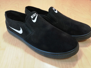 Продам теннисные кроссовки Nike нет. 37 (1 фото из 4)
