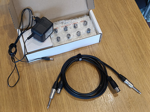 MAM MB33 — аналоговый ретро-бас-синтезатор (клон TB-303) (3 фото из 3)