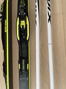 Детский лыжный комплект: лыжи Fisher 160см, палка Swix 140см. (3 фото из 6)
