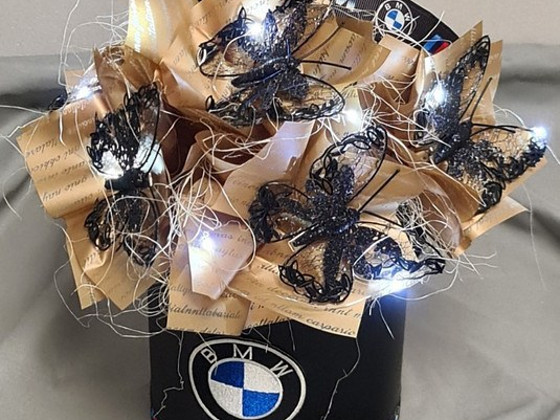 Коробочка с искусственными бабочками Цвет: черный BMW