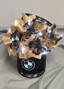 Коробочка с искусственными бабочками Цвет: черный BMW (1 фото из 4)