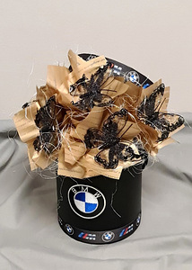 Коробочка с искусственными бабочками Цвет: черный BMW (2 фото из 4)