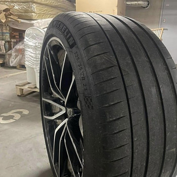 R23 Mercedes-Benz AMG originaal valuveljed + Michelin 325/35