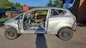 Ford Fiesta кузов (1 фото из 8)
