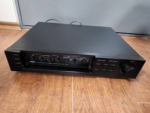Стереоусилитель Yamaha C-60 (2 фото из 4)
