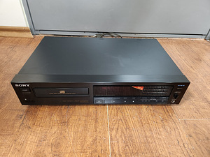 Стереопроигрыватель компакт-дисков Sony CDP-690 (2 фото из 3)