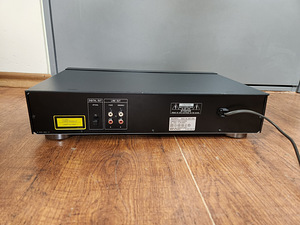 Стереопроигрыватель компакт-дисков Sony CDP-690 (3 фото из 3)
