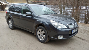 Продам автомобиль (2 фото из 8)