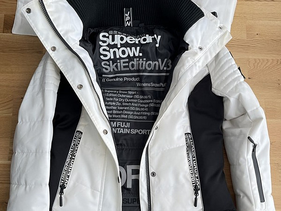 Лыжная куртка-пуховик Superdry