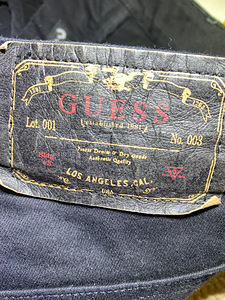 Mustad meeste Guess teksad suurus 31 (7 foto / 7)