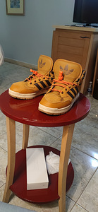 Кроссовки Adidas (2 фото из 6)