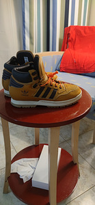 Кроссовки Adidas (3 фото из 6)