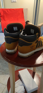 Кроссовки Adidas (4 фото из 6)